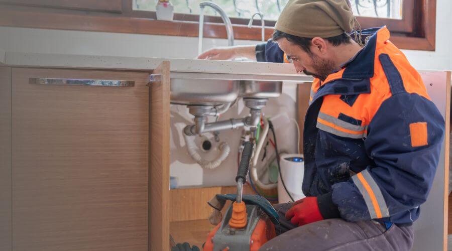 Expert burst pipe repair services in Braggadocio, MO